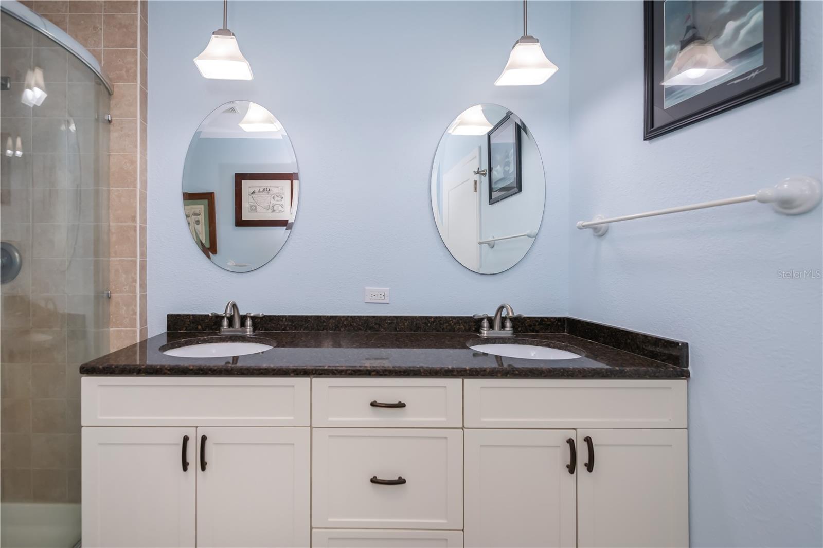 SOUTH VENICE - Residential