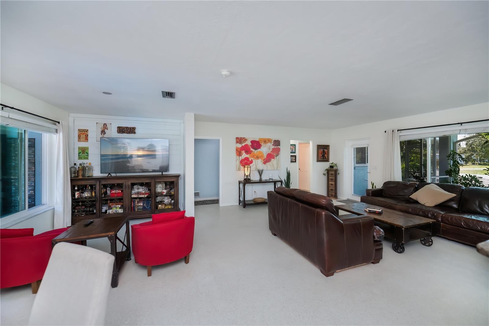 SOUTH VENICE - Residential