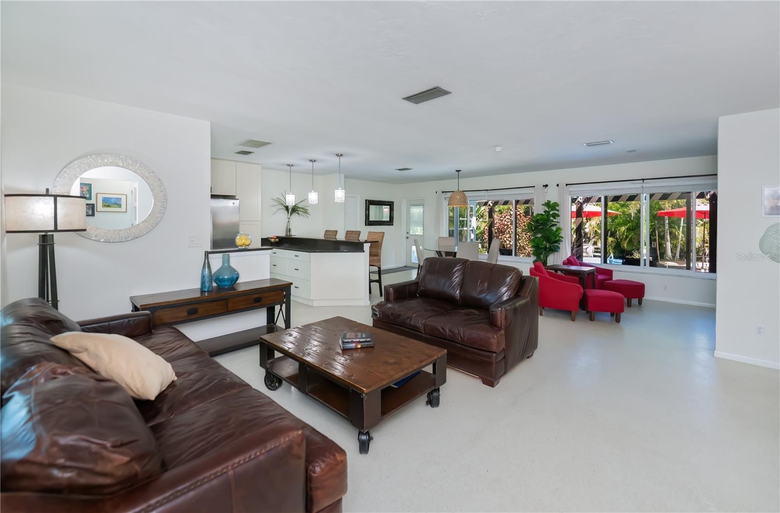 SOUTH VENICE - Residential