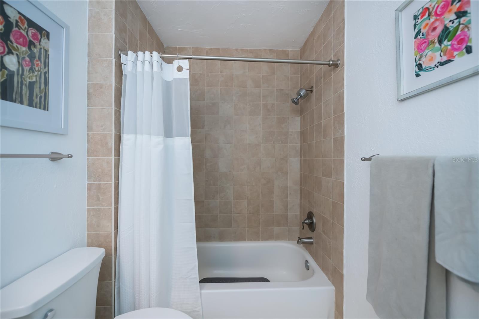 SOUTH VENICE - Residential