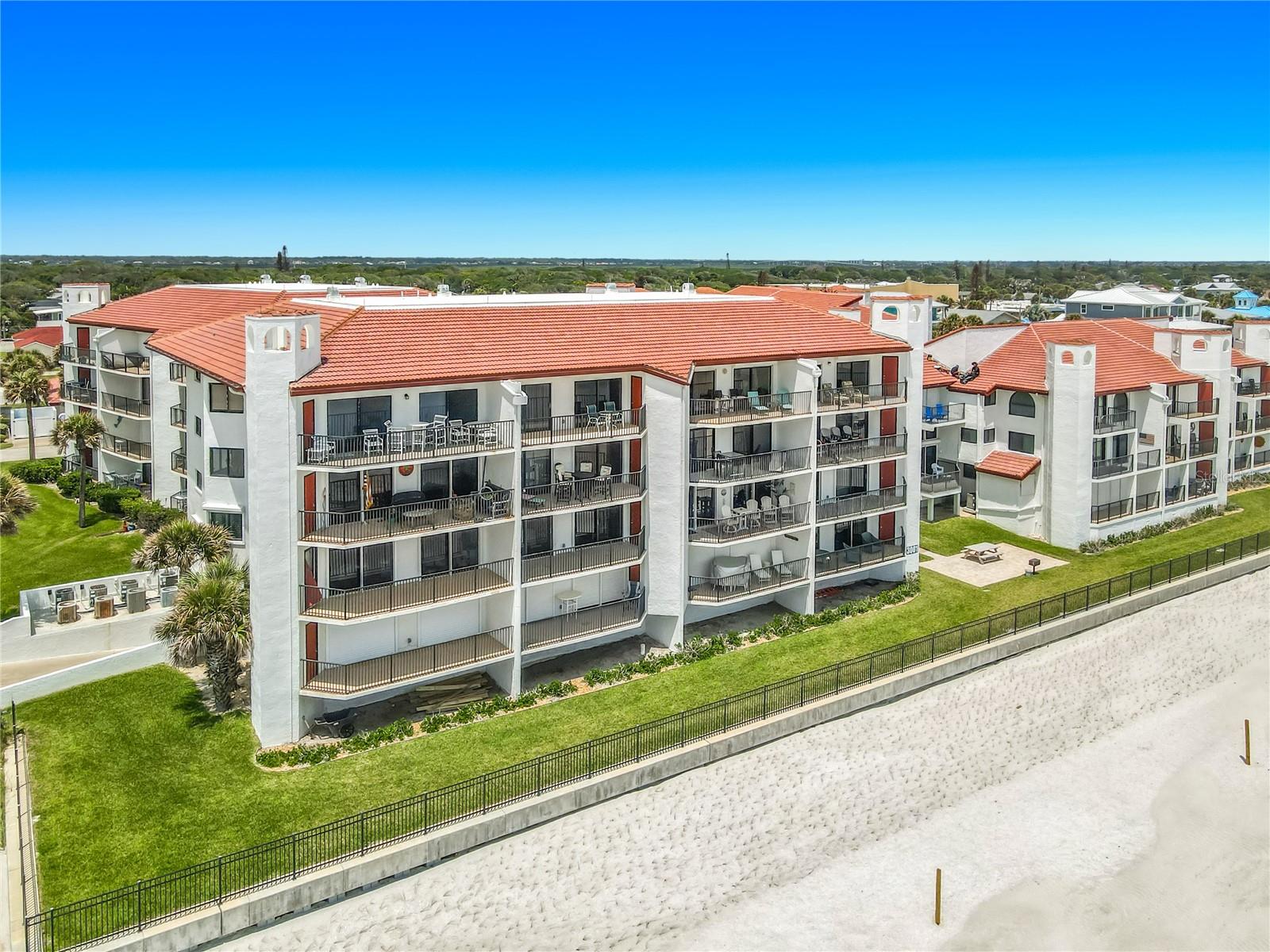 LAS BRISAS/CLUB OCEANIA CONDO PH 01 & 02 - Residential