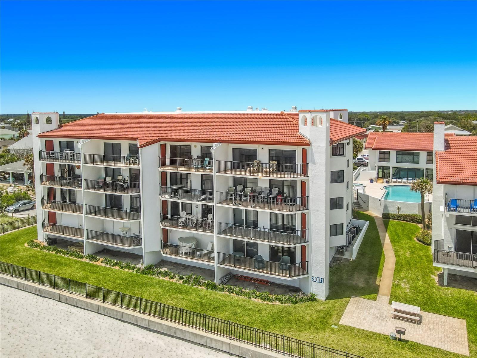 LAS BRISAS/CLUB OCEANIA CONDO PH 01 & 02 - Residential