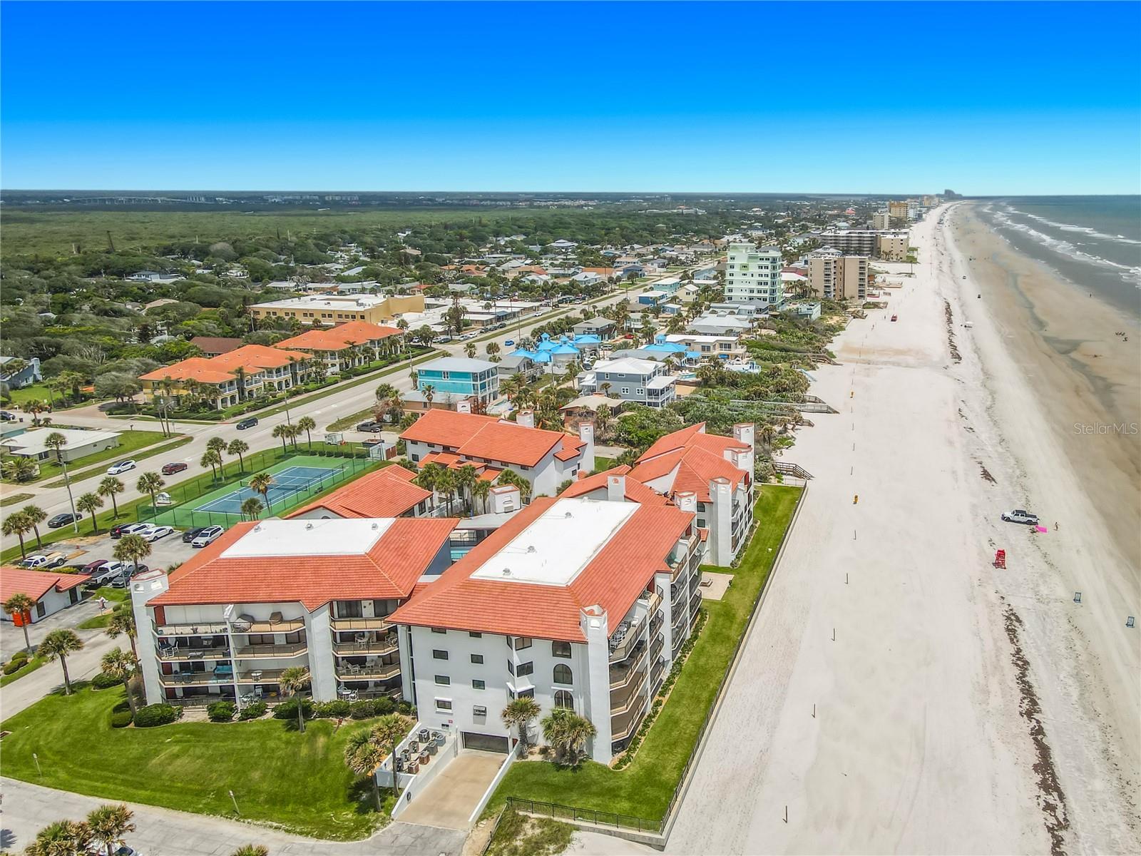 LAS BRISAS/CLUB OCEANIA CONDO PH 01 & 02 - Residential