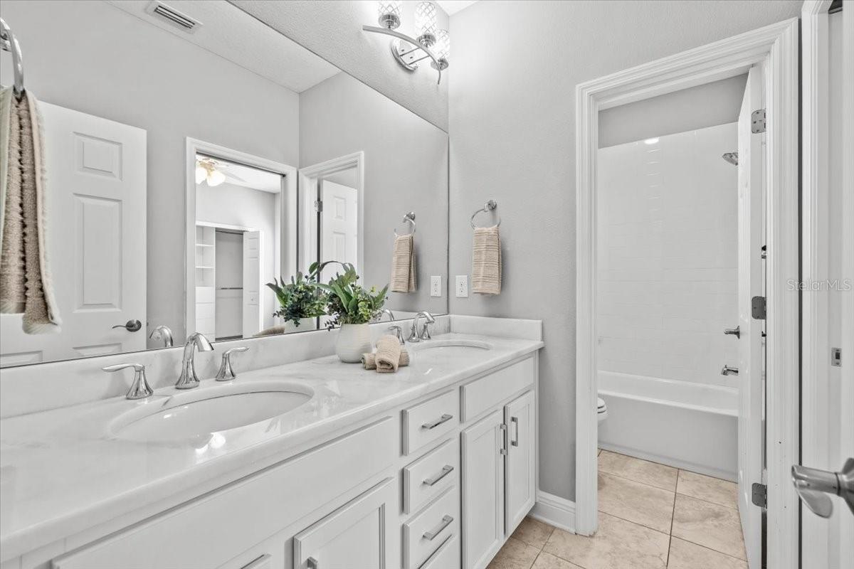 GLEN COVE - Residential