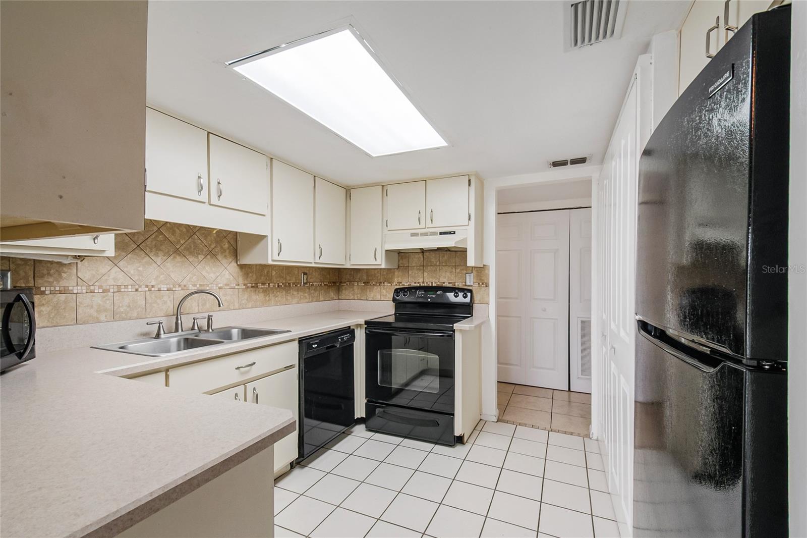 CAPISTRANO - Residential Lease