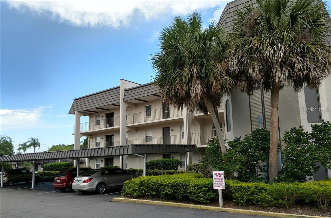 No problems with the recent hurricanes. This 2 bedroom, 2 bathroom seasonal rental could you be yours! Fully furnished with washer and dryer along with stainless steel appliances. Check out the pictures of this beautiful second floor condo in an elevator building. Located just a few miles away from exceptional beaches, restaurants and shopping! Close to downtown St Petersburg and Clearwater. Water/sewer/trash/cable/internet included.
Available in January.