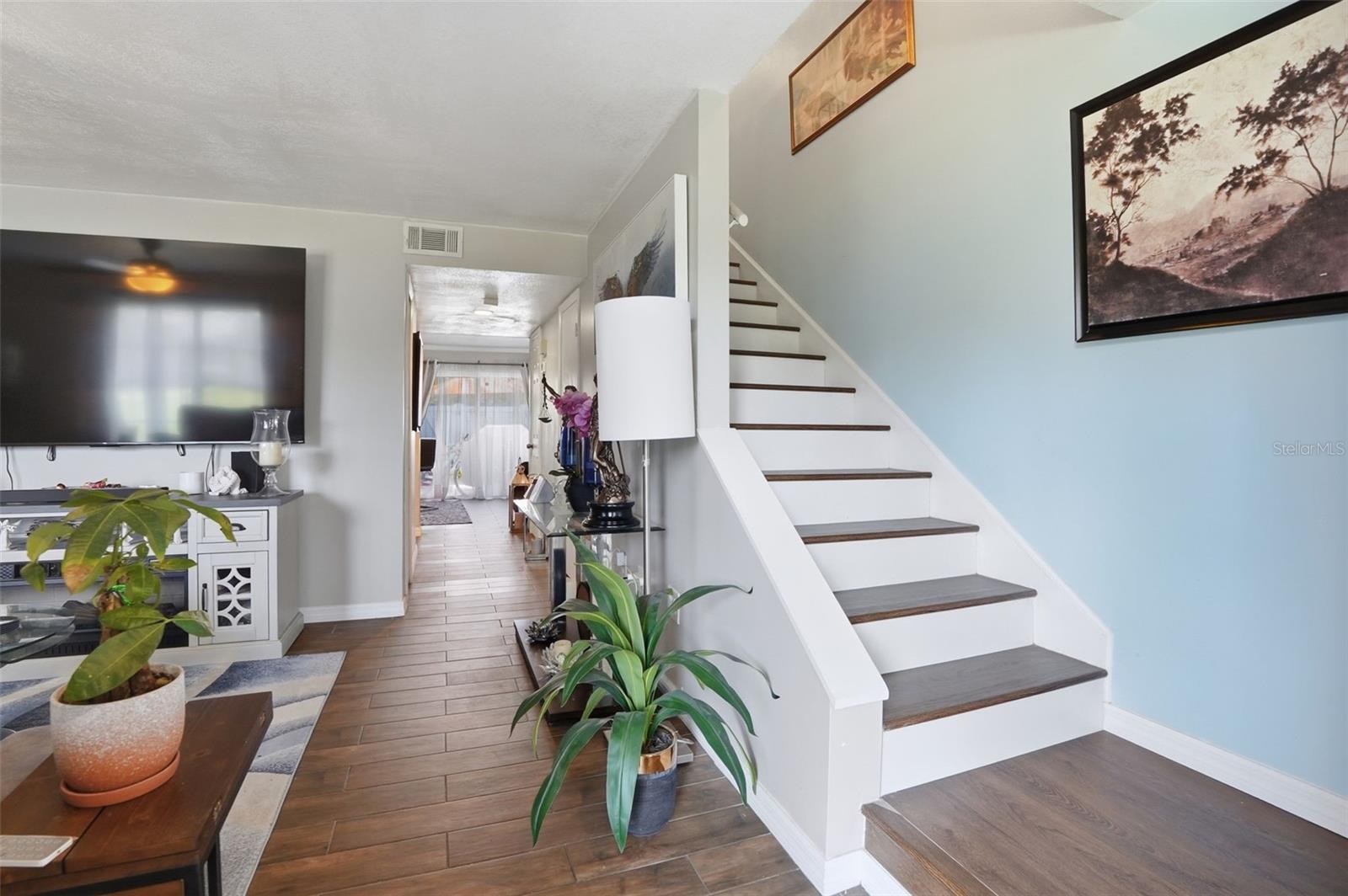 868 TOWN CIRCLE 123
