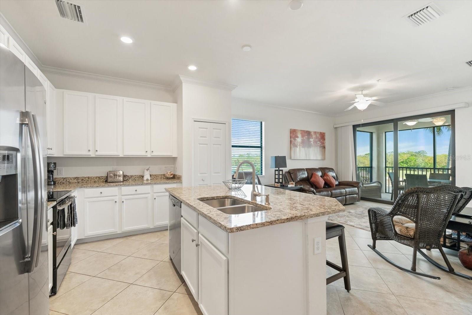 LAKEWOOD NATIONAL - Residential Lease