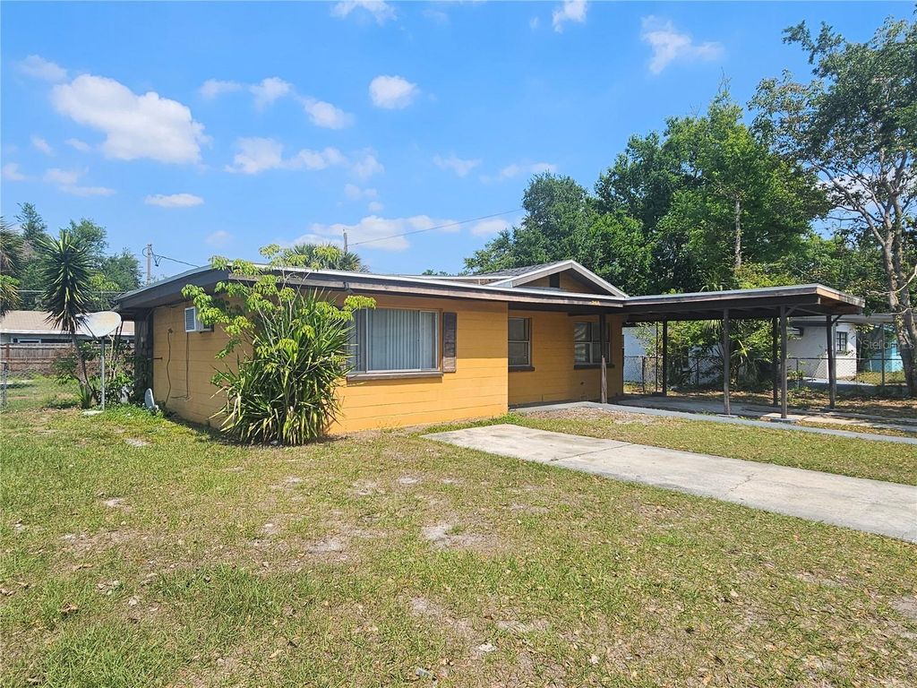 Photo of 2412 Kiwanis Avenue, Lakeland, FL 33801 (MLS # TB8490244)