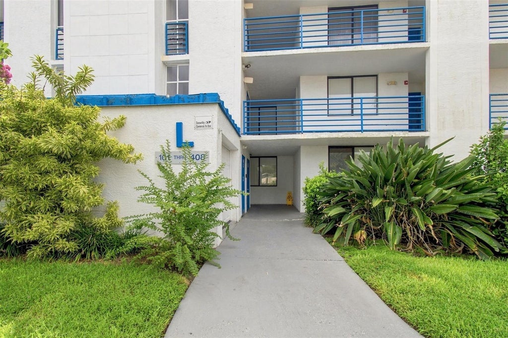 Photo of 2424 W Tampa Bay Boulevard #L404, Tampa, FL 33607 (MLS # TB8544082)