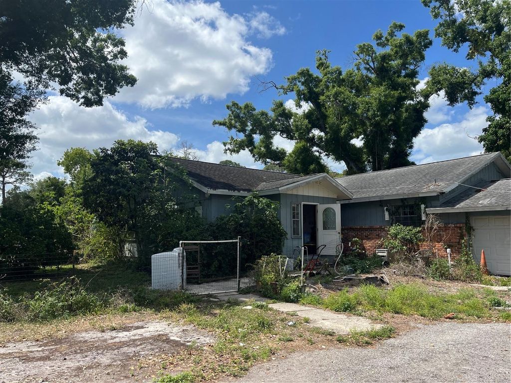 Photo of 5628 24th Street E, Bradenton, FL 34203 (MLS # A4688707)
