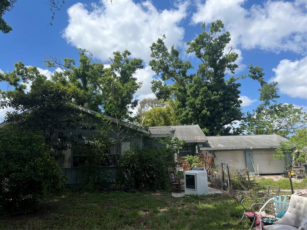 Photo of 5628 24th Street E, Bradenton, FL 34203 (MLS # A4688707)