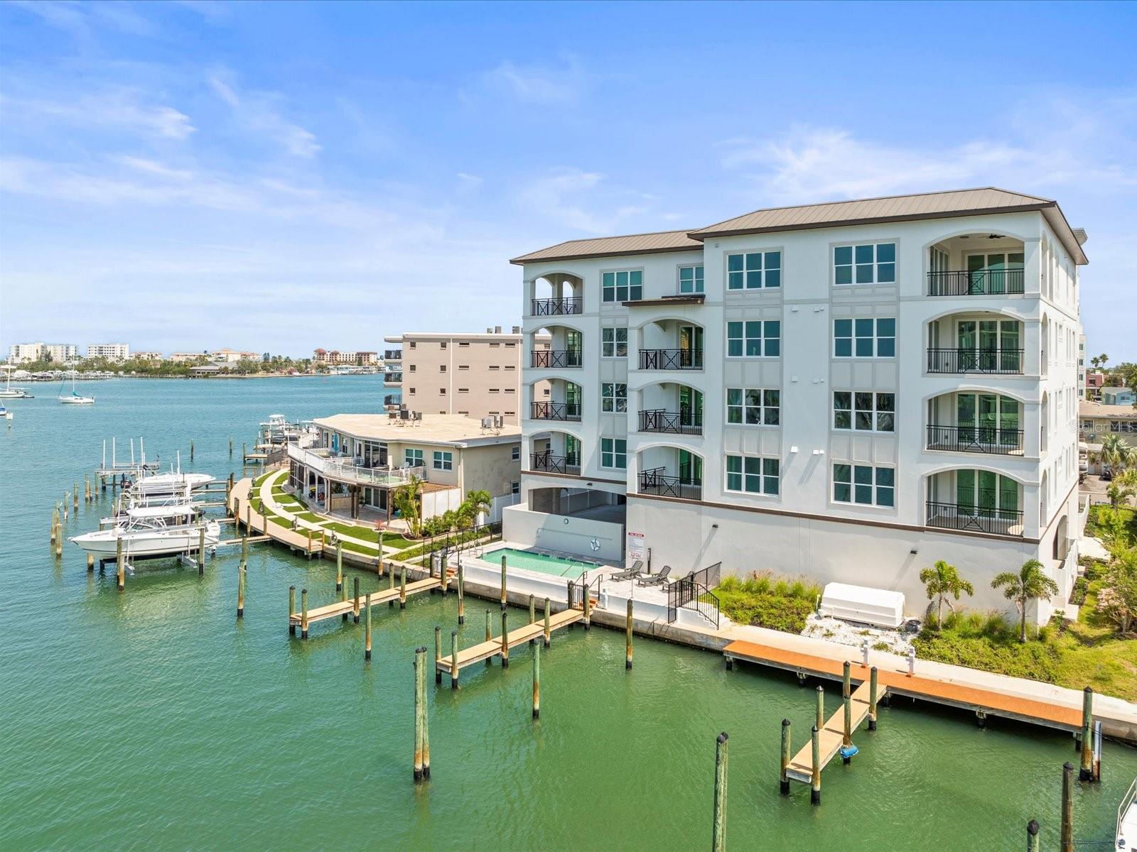211 DOLPHIN POINT 2