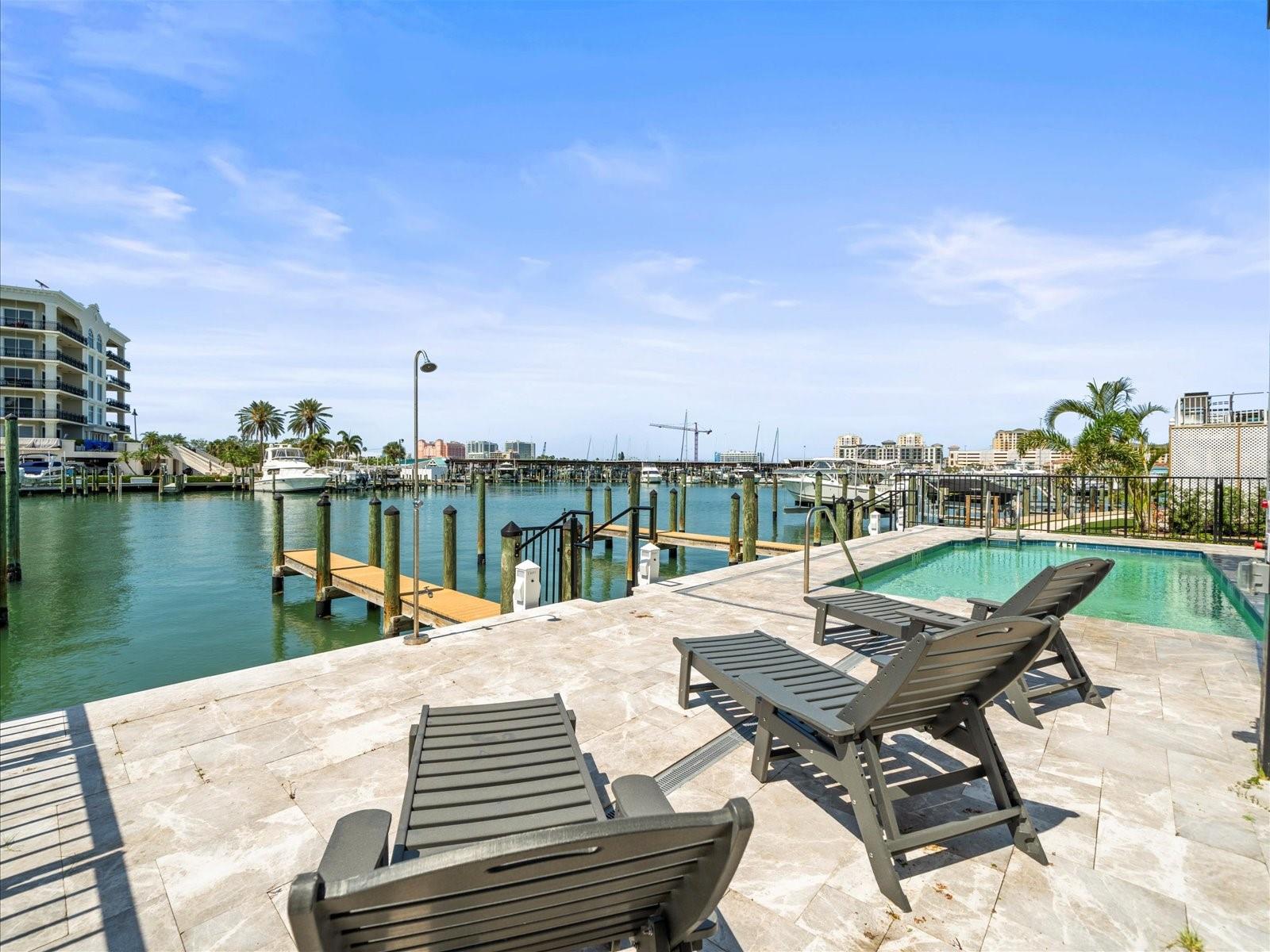 211 DOLPHIN POINT 2
