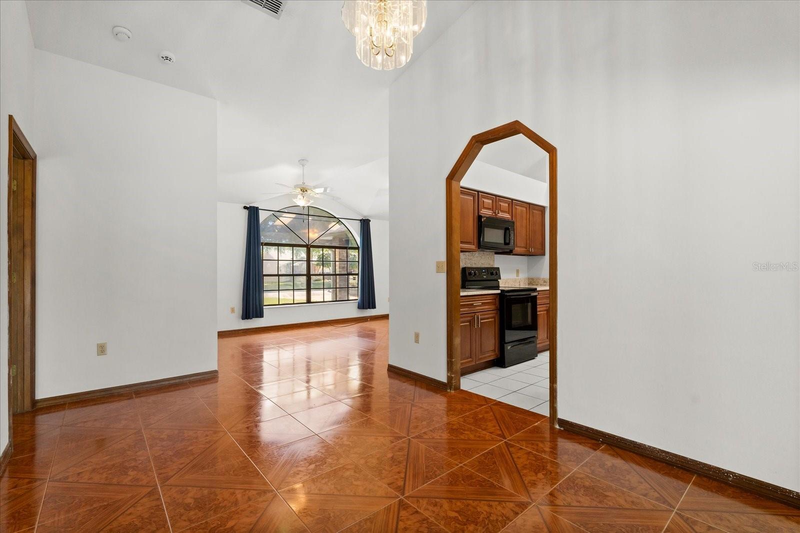 1012 TONY CIRCLE