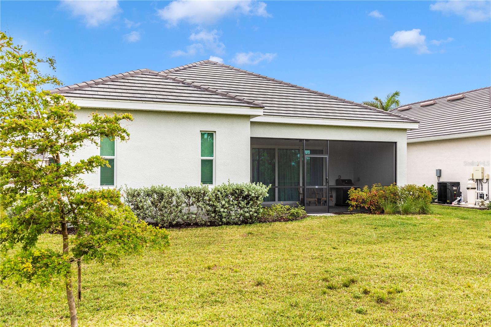 WELLEN PARK GOLF & COUNTRY CLUB - Residential Lease