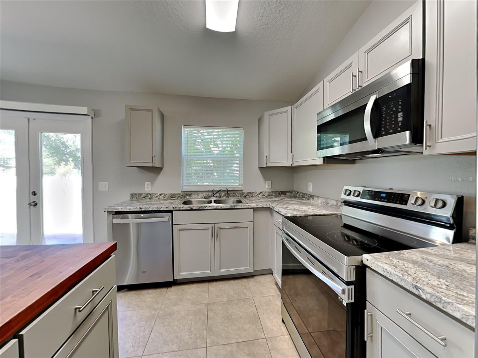 LAKE ELOISE POINTE - Residential Lease