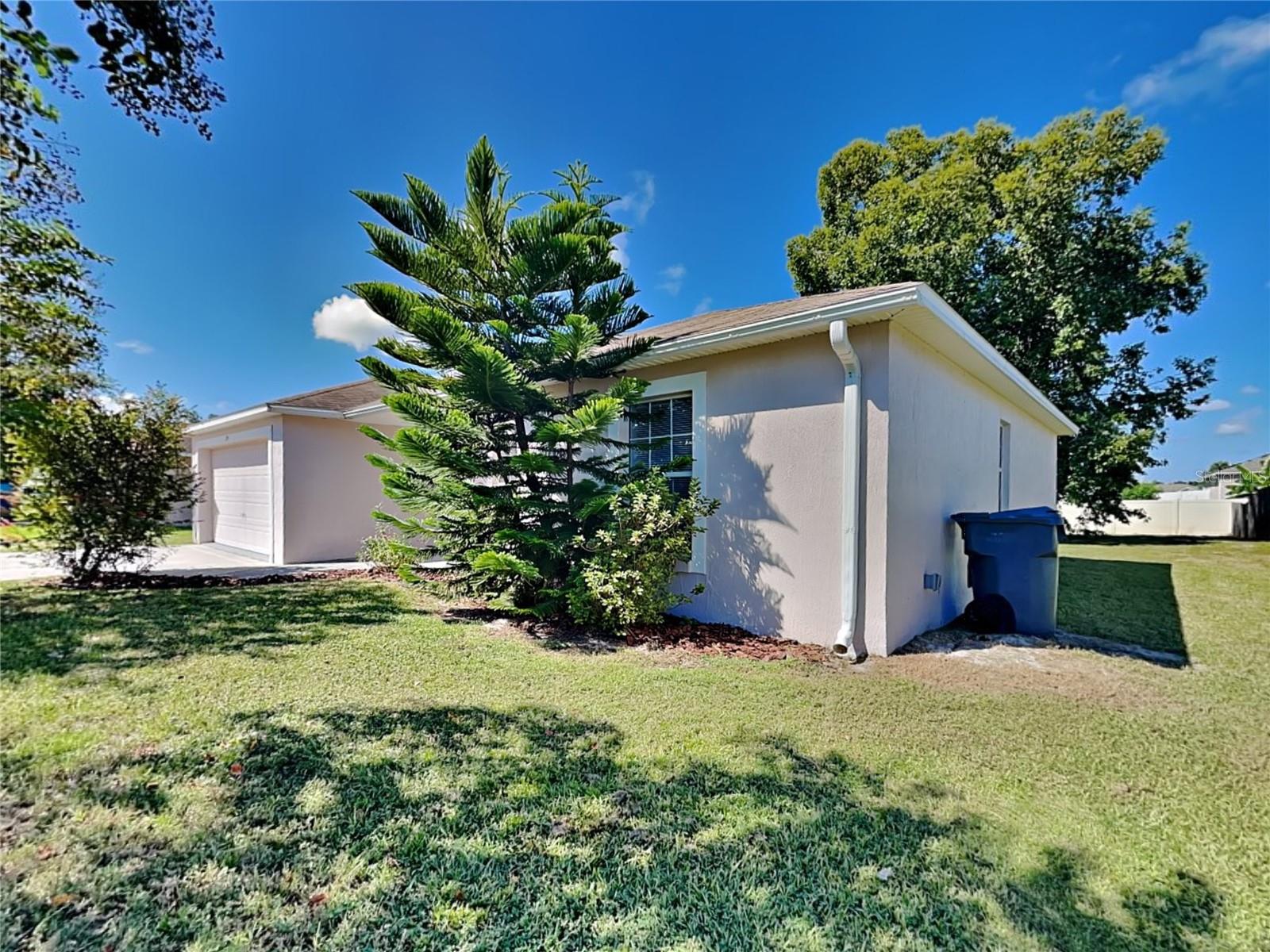 LAKE ELOISE POINTE - Residential Lease