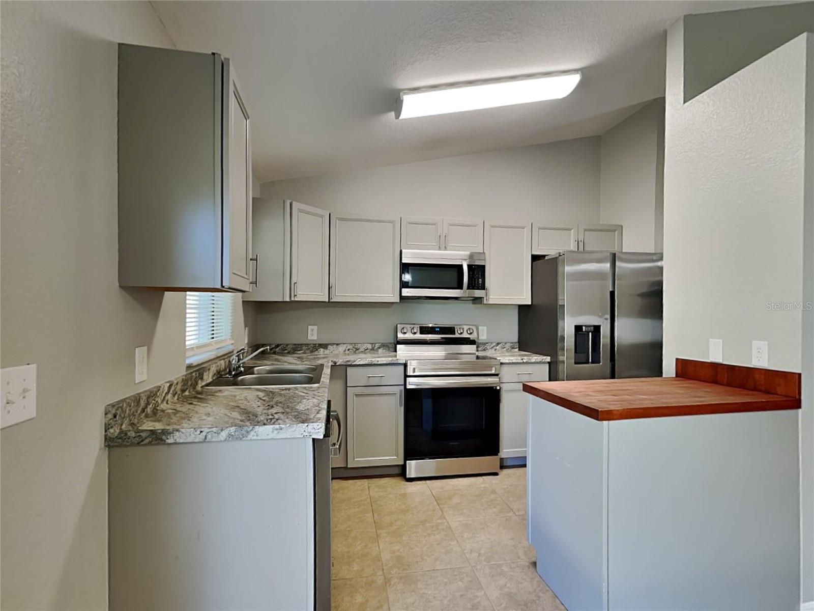 LAKE ELOISE POINTE - Residential Lease