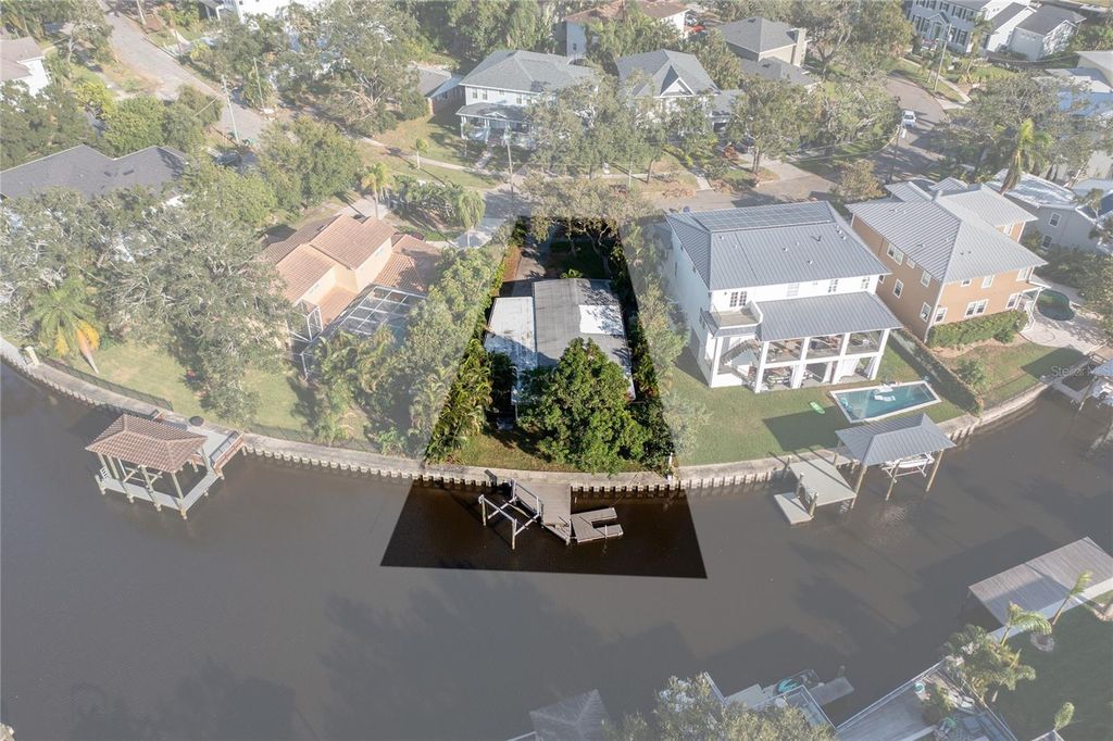 Photo of 664 Geneva Place, Tampa, FL 33606 (MLS # TB8345764)