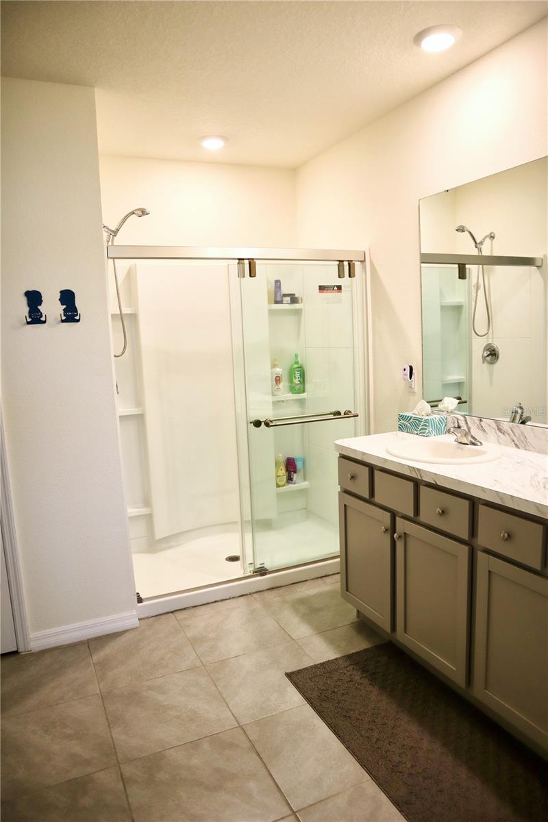 VILLAGES OF GLEN CREEK MC-1 - Residential