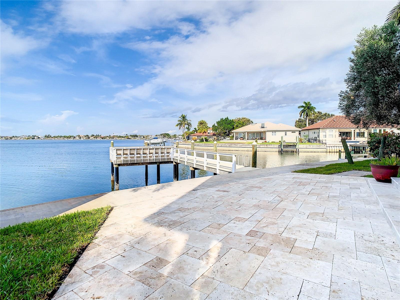 VENETIAN ISLES - Residential