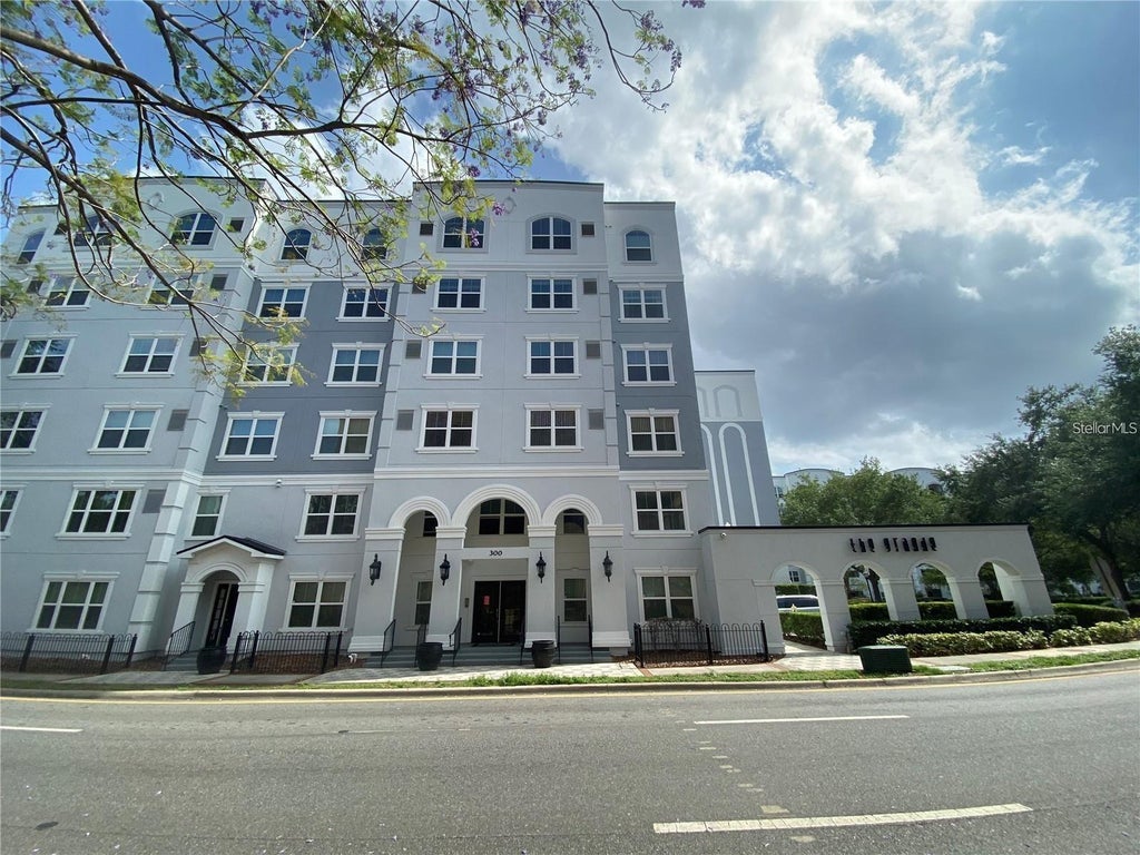 Photo of 304 E South Street #1020, Orlando, FL 32801 (MLS # O6418290)