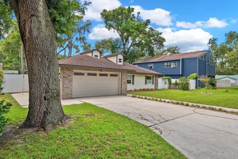 A home in LAKELAND