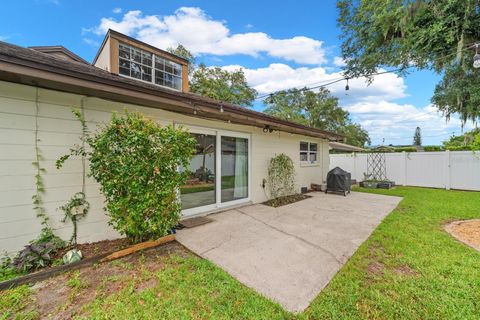 A home in LAKELAND