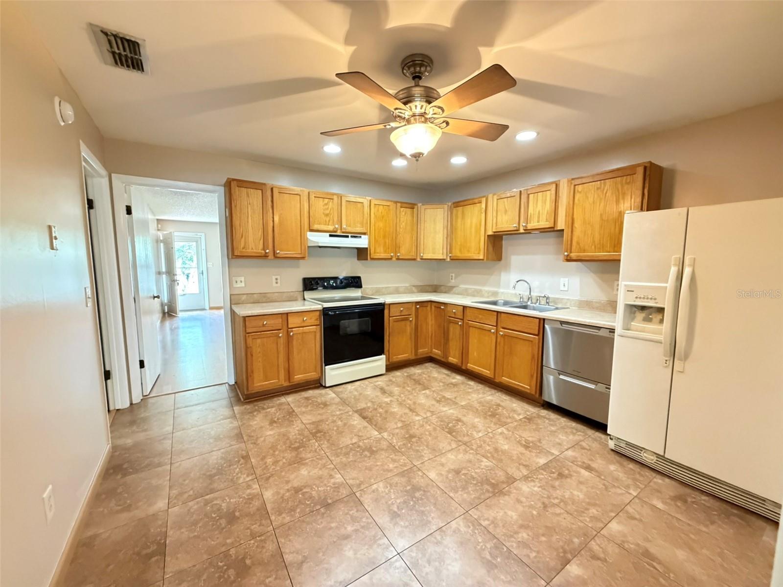 731 HUMMINGBIRD LANE