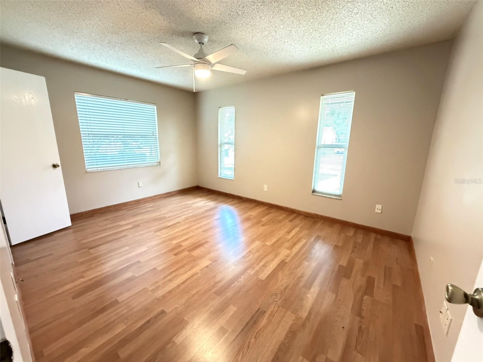 731 HUMMINGBIRD LANE