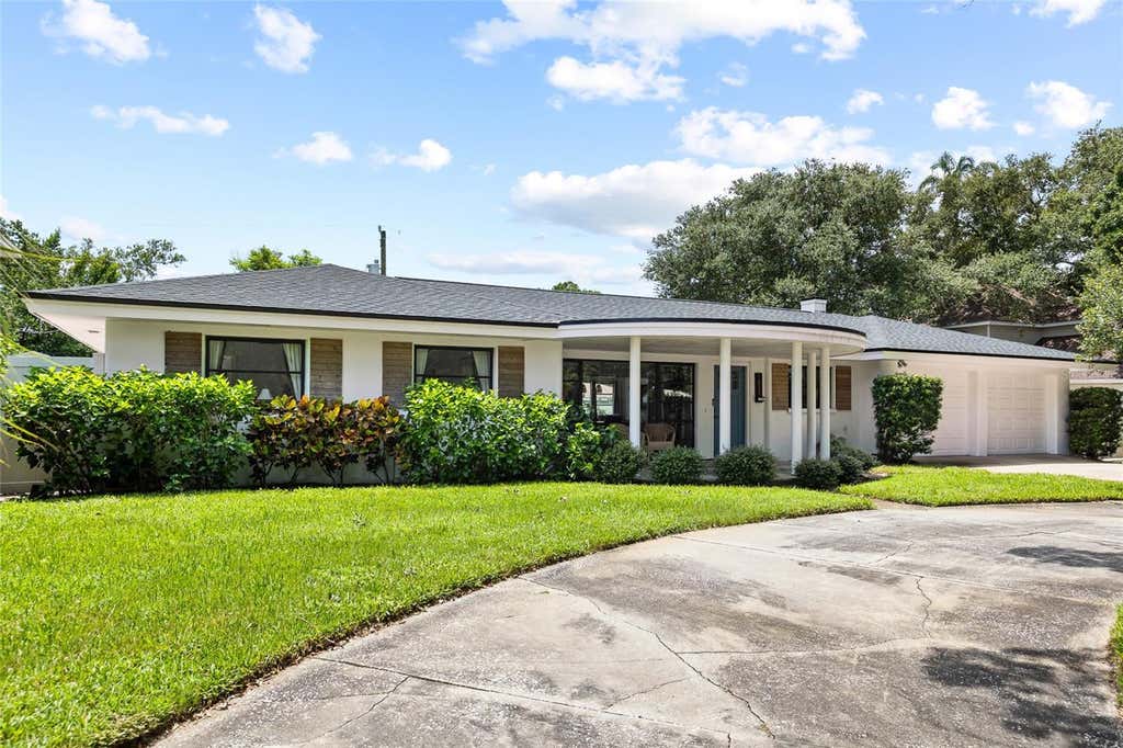 Photo of 1821 Oak Lake Drive, Clearwater, FL 33764 (MLS # TB8537187)