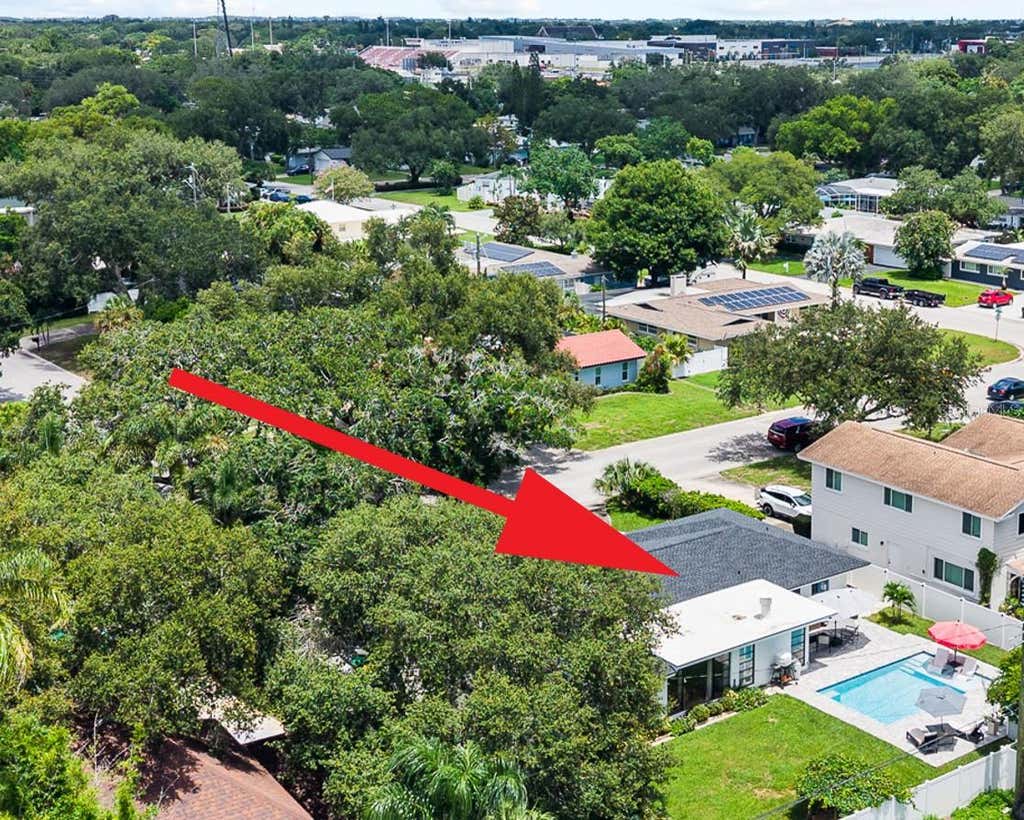 Photo of 1821 Oak Lake Drive, Clearwater, FL 33764 (MLS # TB8537187)