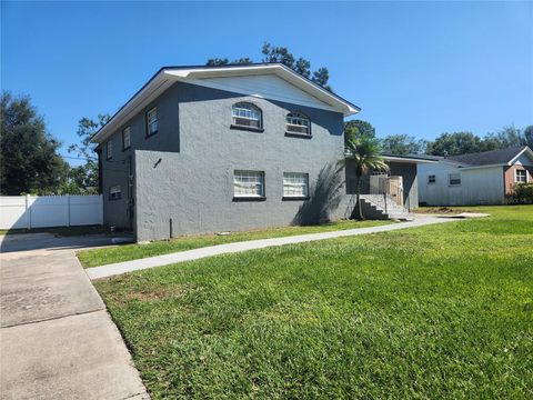 A home in LAKELAND