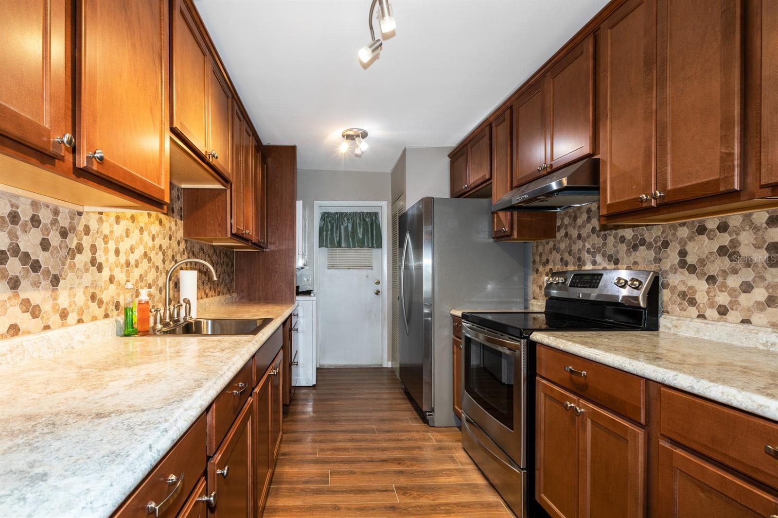 TAVARES RIDGE CONDO - Residential