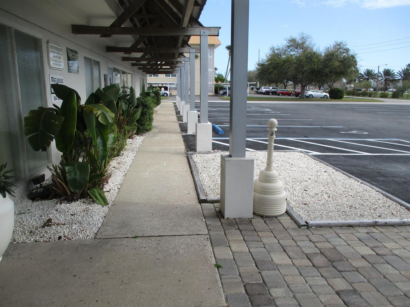 Venezia Unit 01 - Commercial Lease