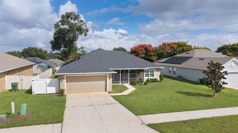 Photo of 1906 Angel Fish Loop, Leesburg, FL 34748 (MLS # G5100953)
