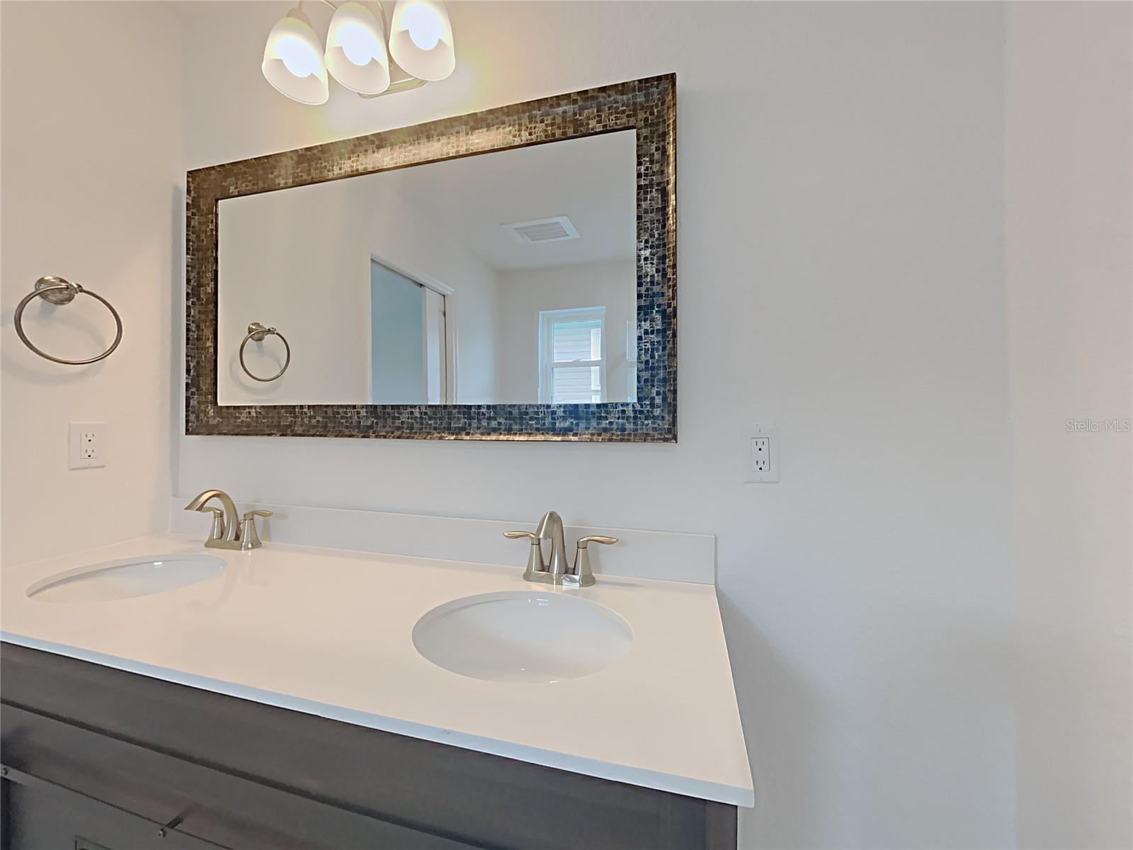 HIBISCUS GARDENS - Residential Income