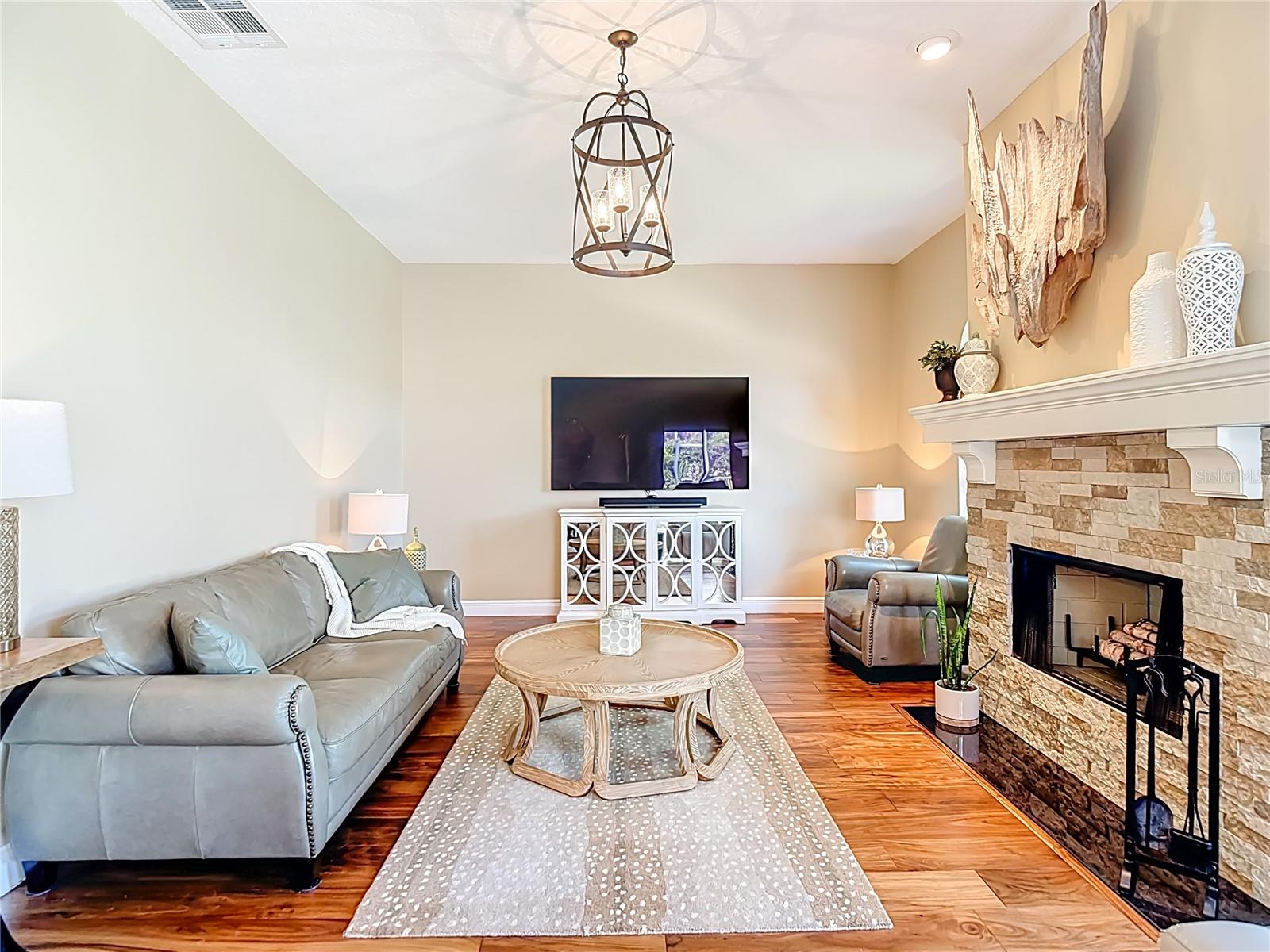 STONEGATE - Residential