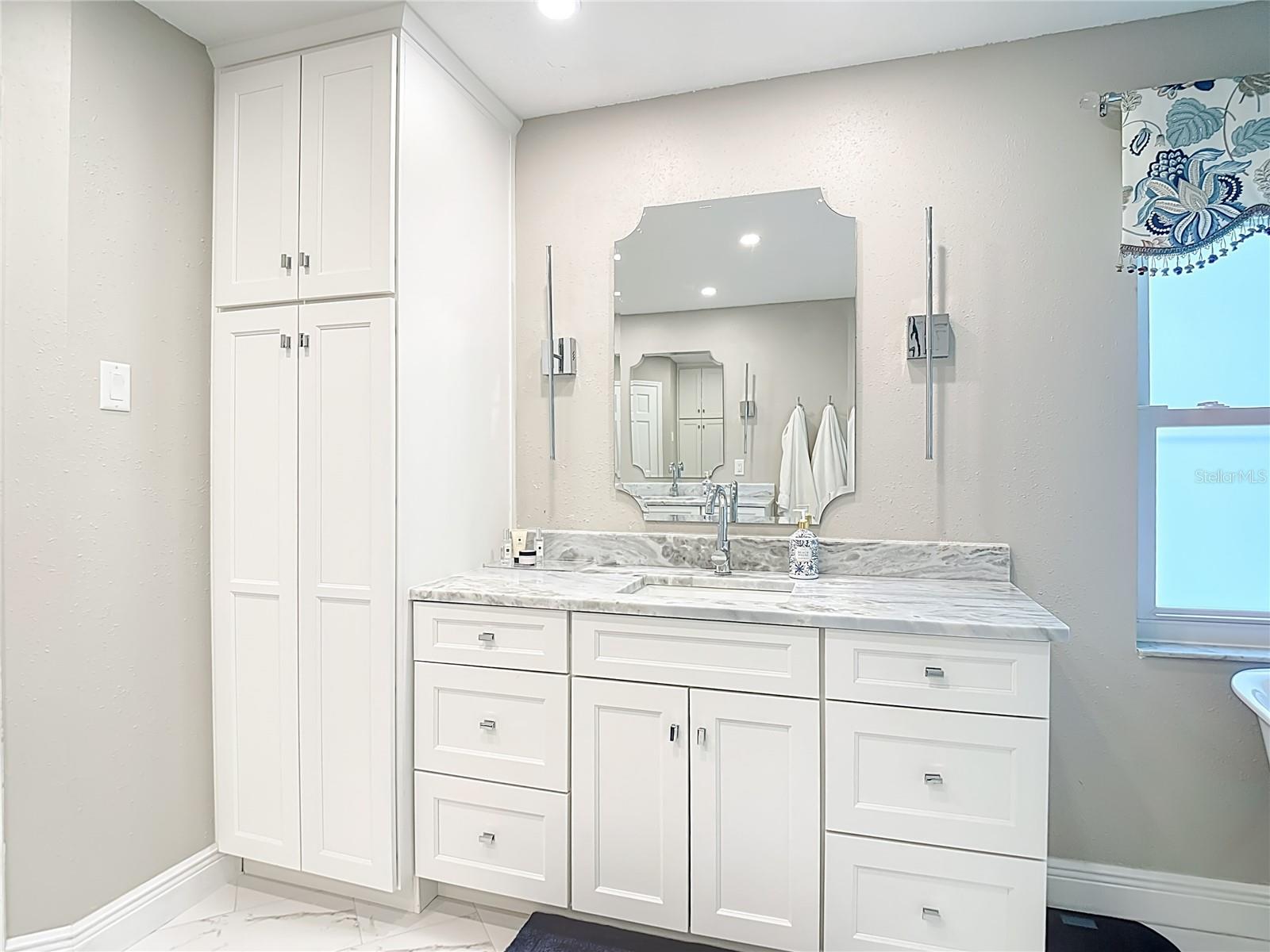 STONEGATE - Residential