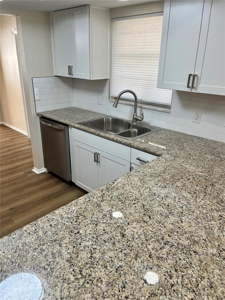 Photo of 2080 Sun Tree Circle N, Clearwater, FL 33763 (MLS # TB8556452)