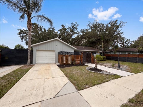 Photo of 10316 Belgrove Place, Orlando, FL 32817 (MLS # O6413466)