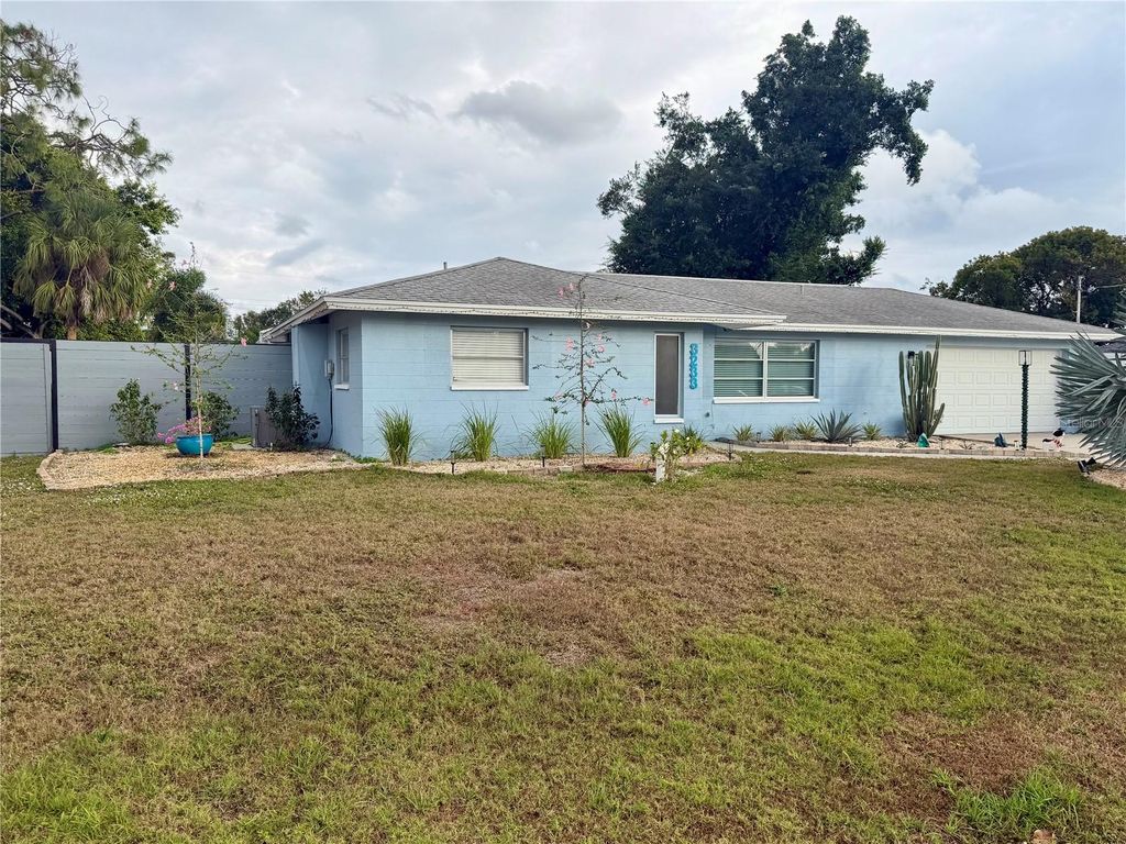 Photo of 3233 Teal Avenue, Sarasota, FL 34232 (MLS # N6142752)