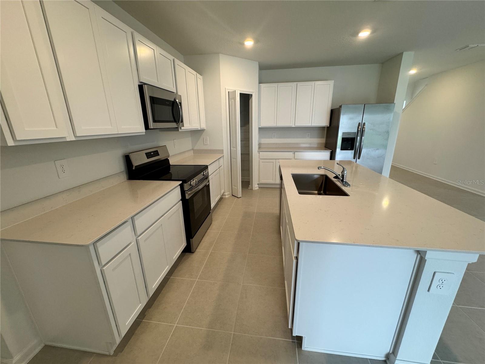 HUNT CLUB AT LAKE WALES PHASE 1 - Residential Lease
