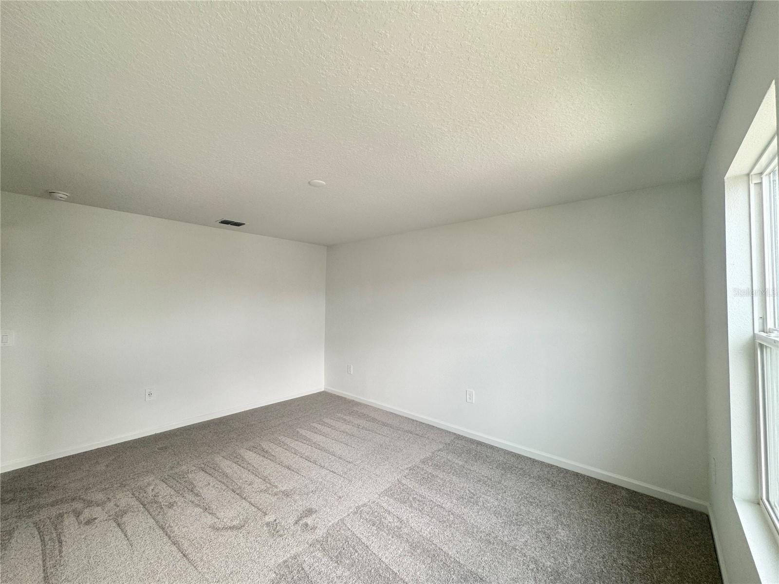 HUNT CLUB AT LAKE WALES PHASE 1 - Residential Lease