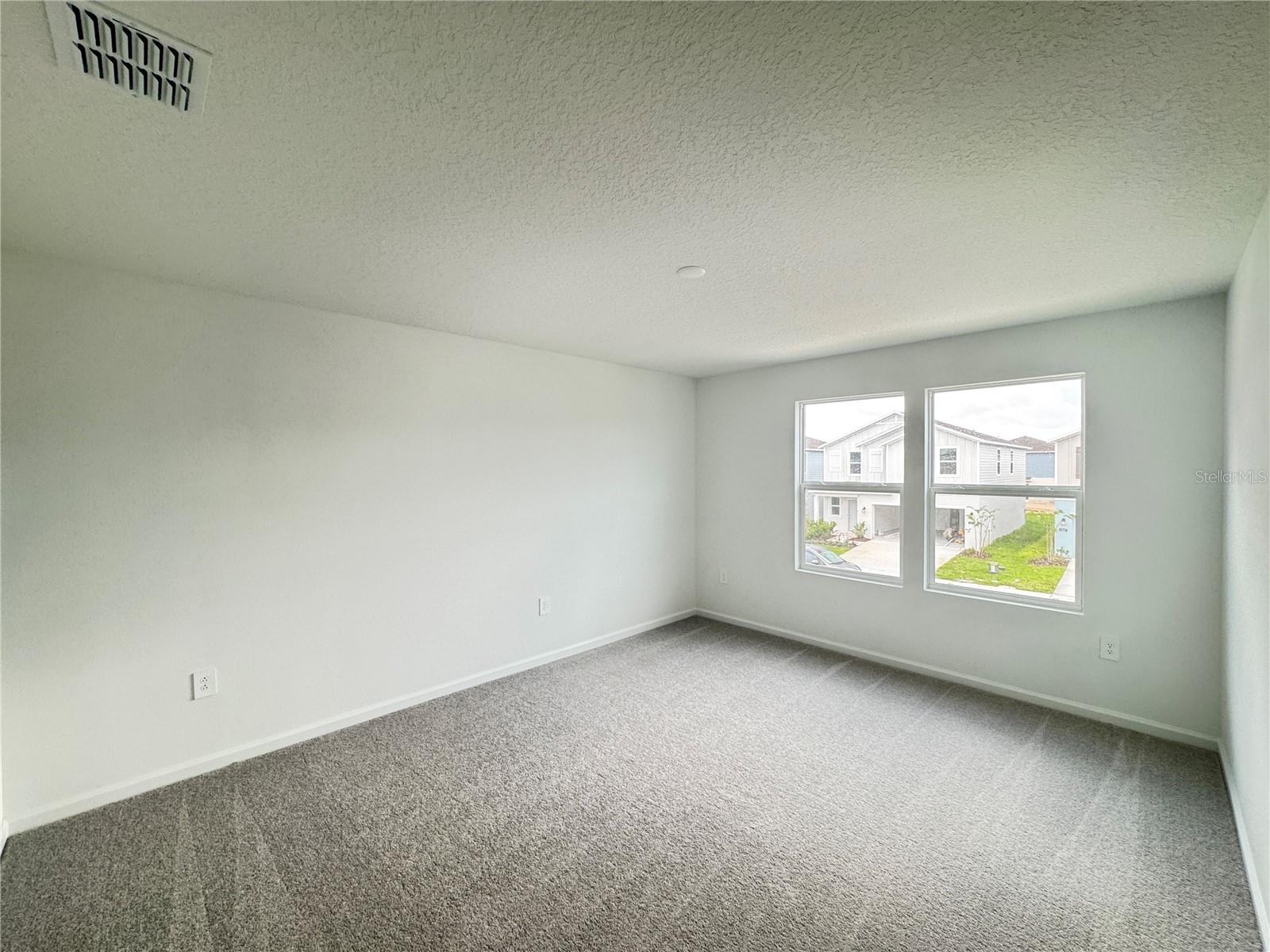 HUNT CLUB AT LAKE WALES PHASE 1 - Residential Lease