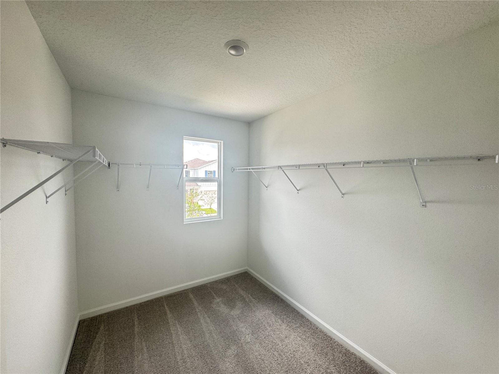 HUNT CLUB AT LAKE WALES PHASE 1 - Residential Lease