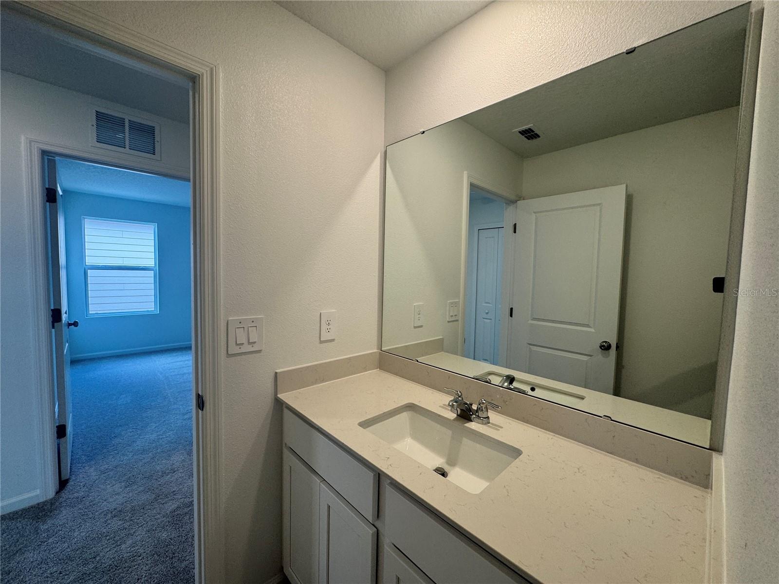 HUNT CLUB AT LAKE WALES PHASE 1 - Residential Lease