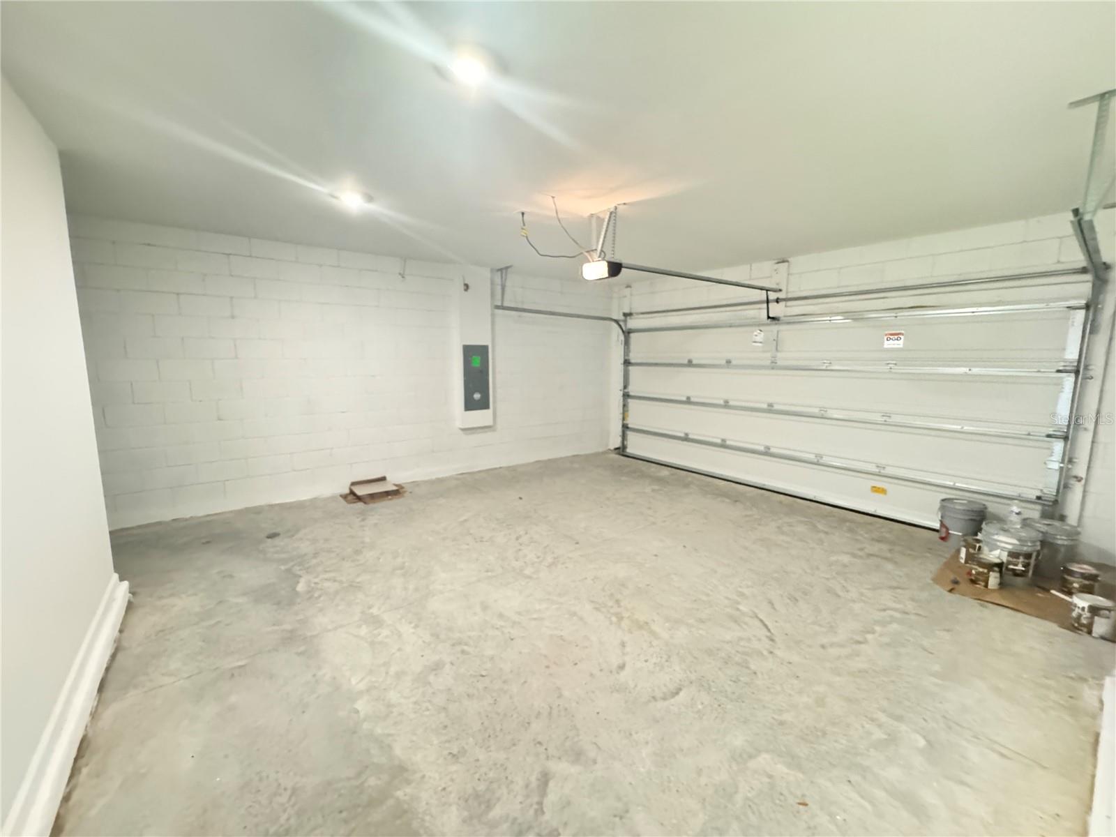 HUNT CLUB AT LAKE WALES PHASE 1 - Residential Lease