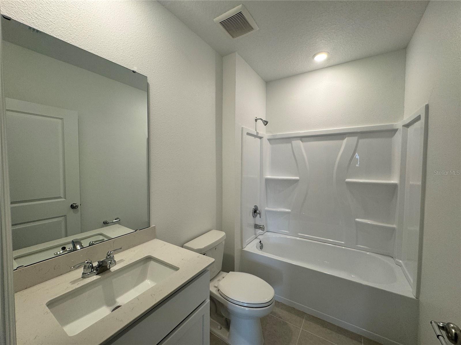 HUNT CLUB AT LAKE WALES PHASE 1 - Residential Lease